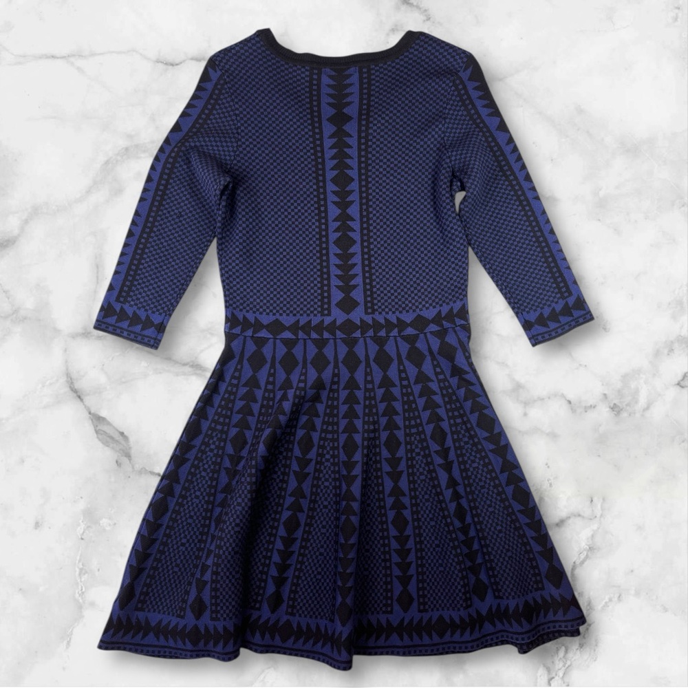 Nina Leonard Black & Blue Geo-metric Print Sweater Dress. Size Large. - Picture 2 of 12